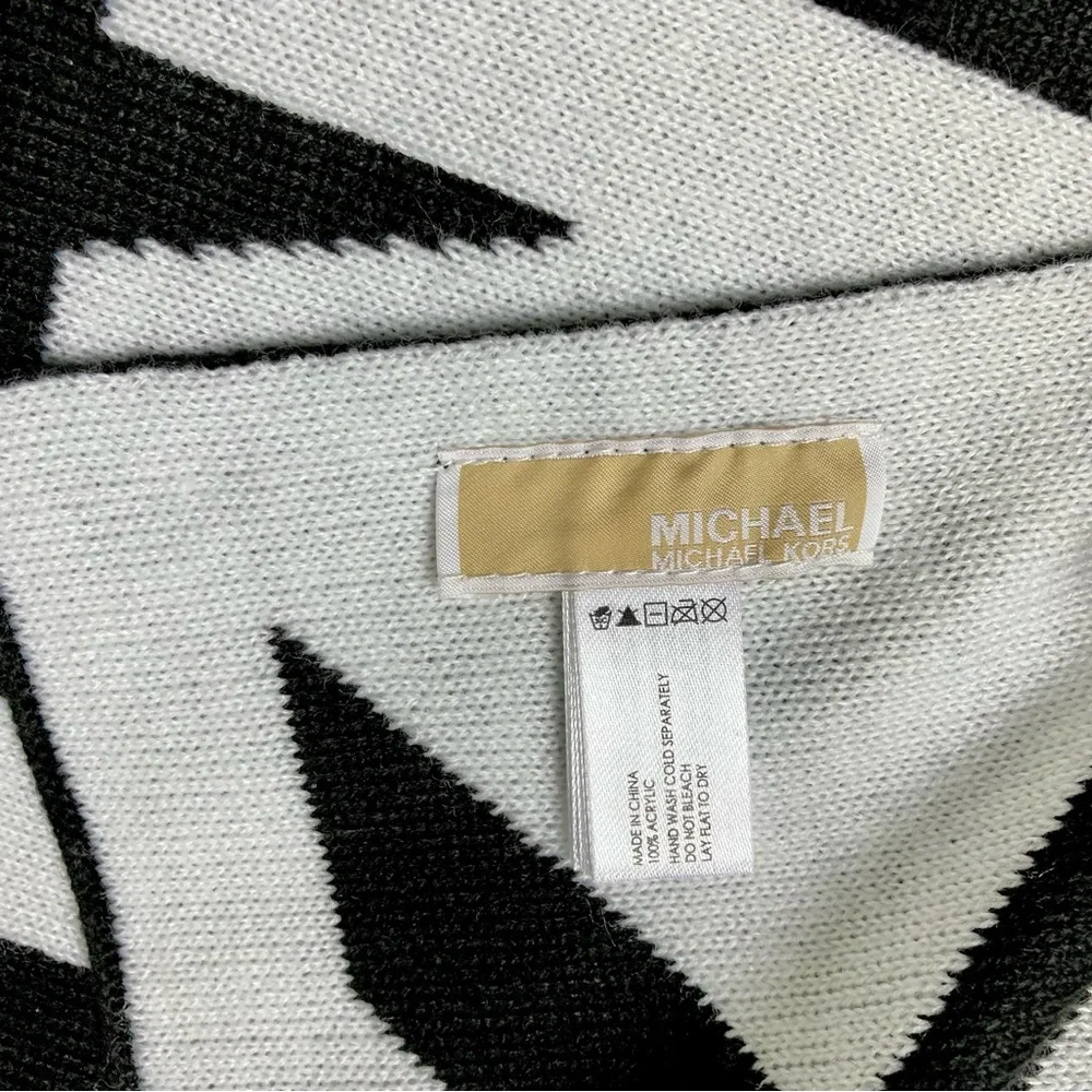 NWOT Michael Kors - Scarf - Intarsia Reversible Logo - Women’s Men's Unisex